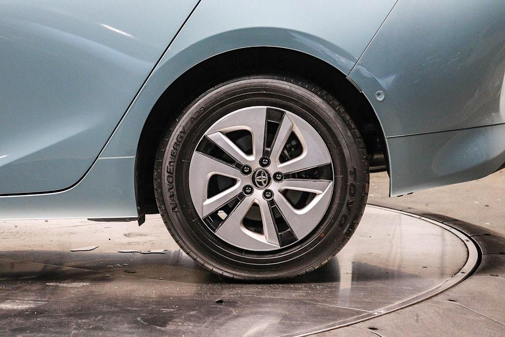 Thumbnail: 2018 Toyota Prius - 20