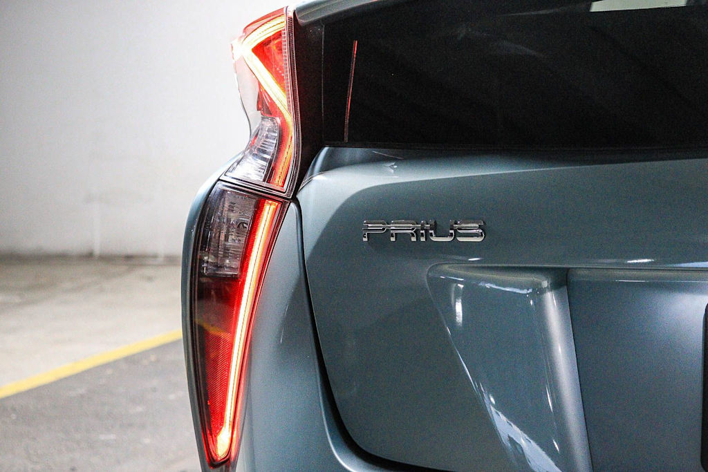 Thumbnail: 2018 Toyota Prius - 5