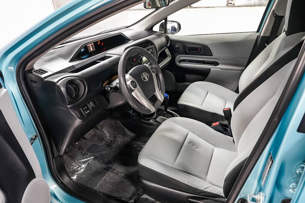 Thumbnail: 2014 Toyota Prius c - 11