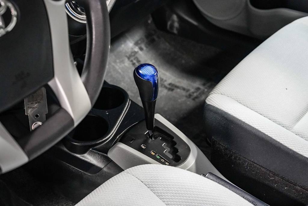 Thumbnail: 2014 Toyota Prius c - 16