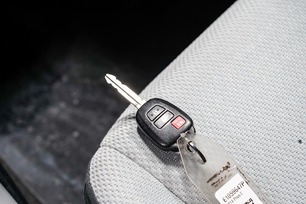 Thumbnail: 2014 Toyota Prius c - 18