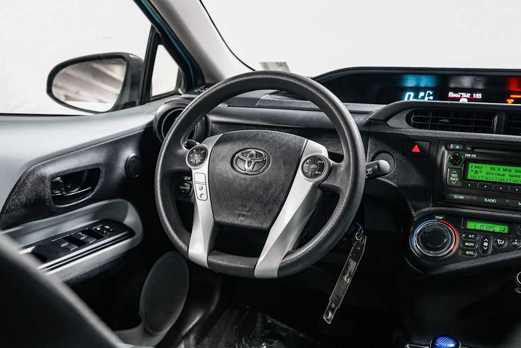 Thumbnail: 2014 Toyota Prius c - 13
