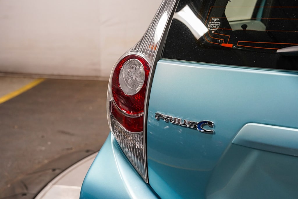 Thumbnail: 2014 Toyota Prius c - 23
