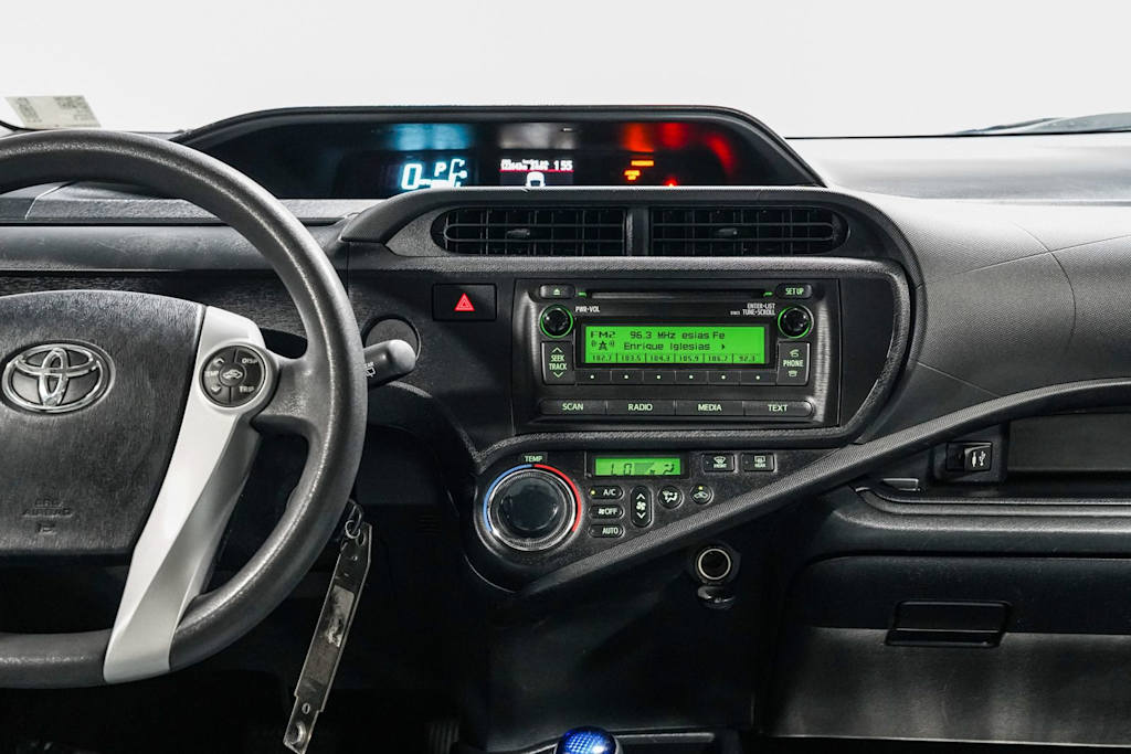 Thumbnail: 2014 Toyota Prius c - 9