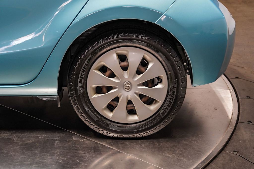 Thumbnail: 2014 Toyota Prius c - 22