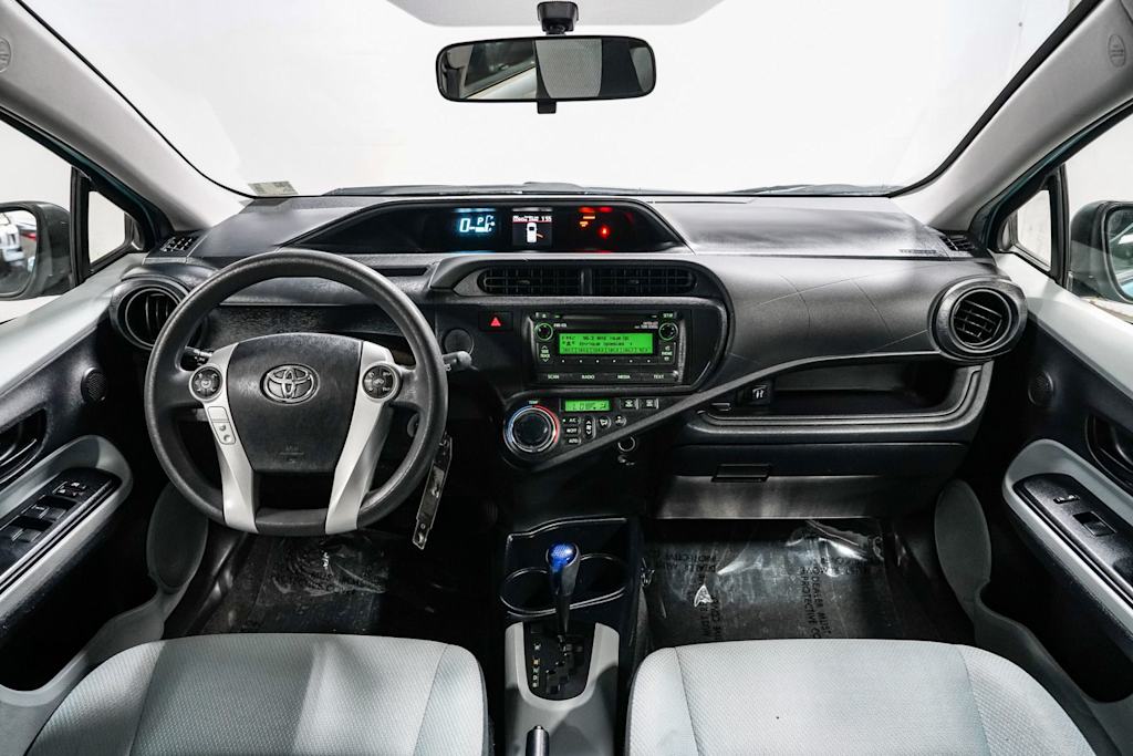 Thumbnail: 2014 Toyota Prius c - 2