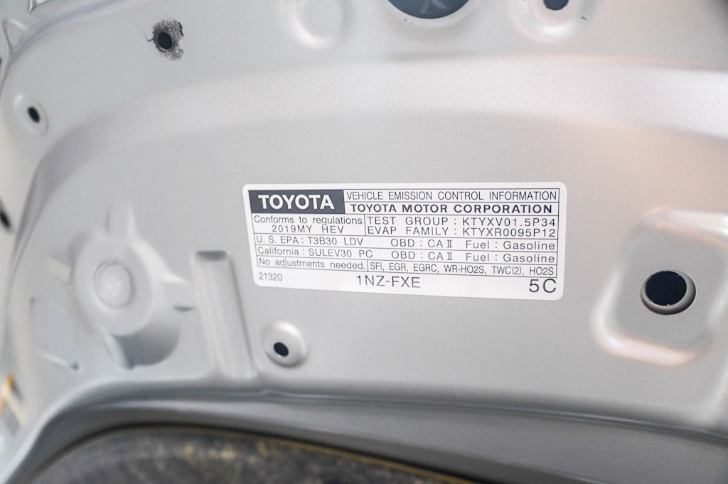 Thumbnail: 2019 Toyota Prius c - 15