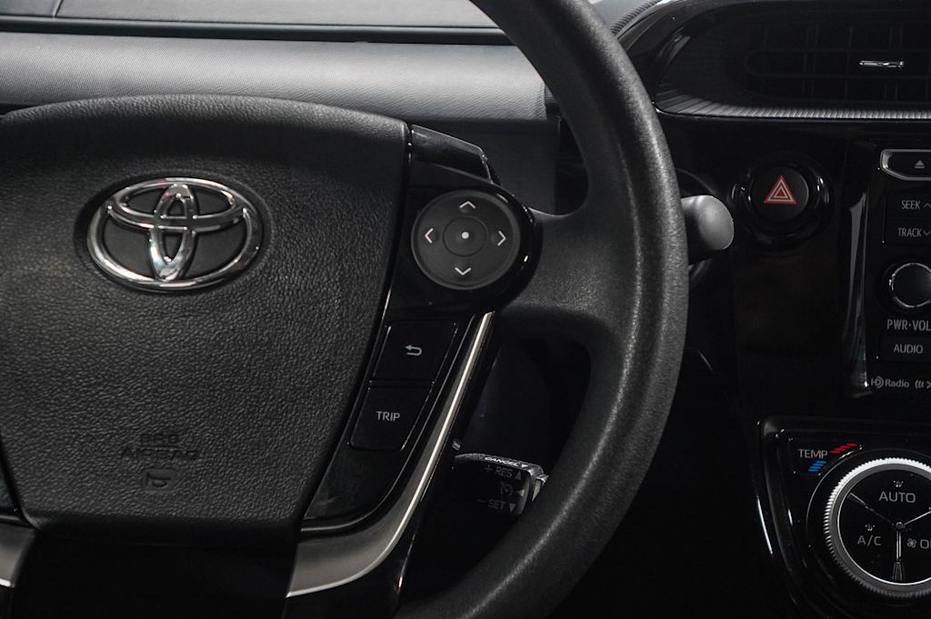 Thumbnail: 2019 Toyota Prius c - 24