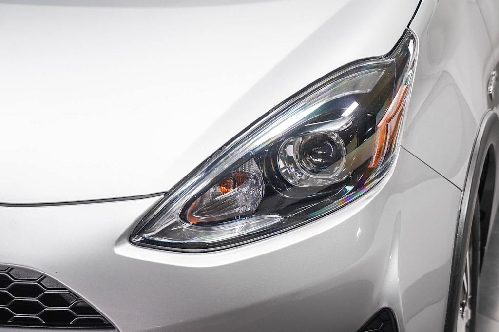 Thumbnail: 2019 Toyota Prius c - 18