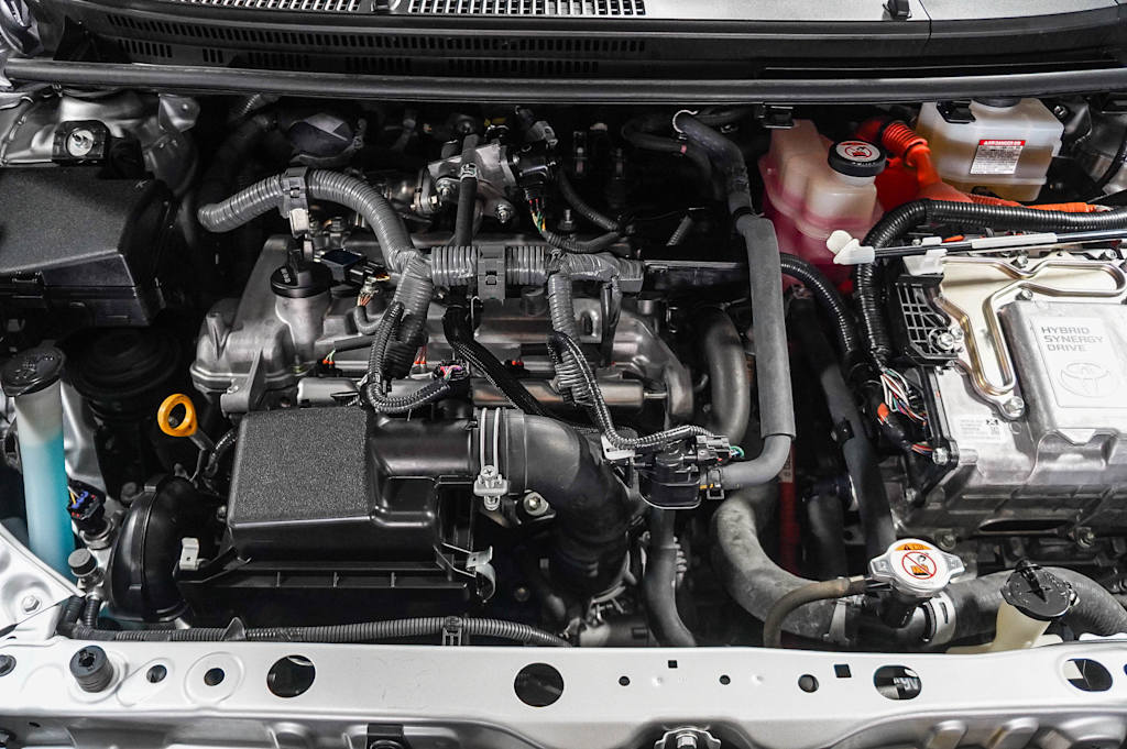 Thumbnail: 2019 Toyota Prius c - 7