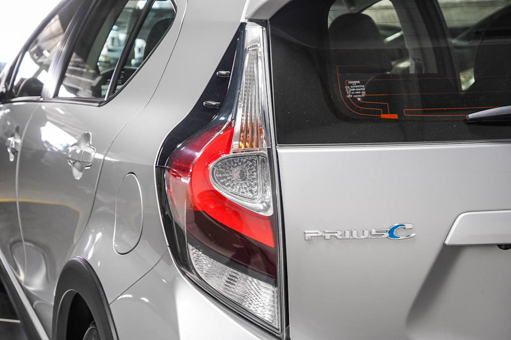 Thumbnail: 2019 Toyota Prius c - 20