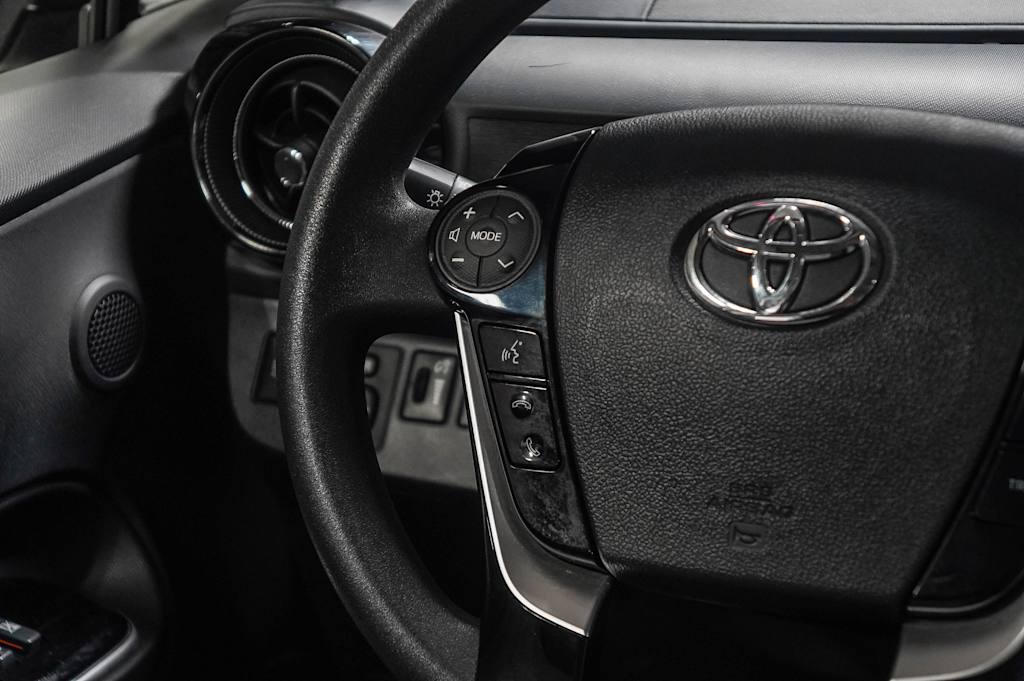 Thumbnail: 2019 Toyota Prius c - 23