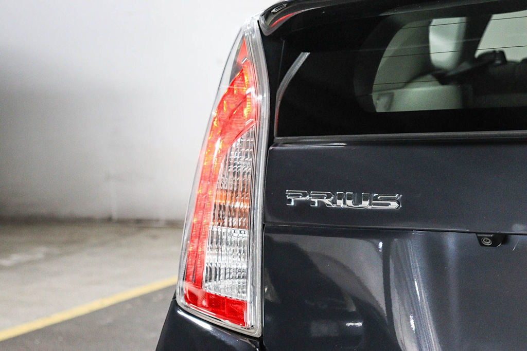 Thumbnail: 2015 Toyota Prius - 17