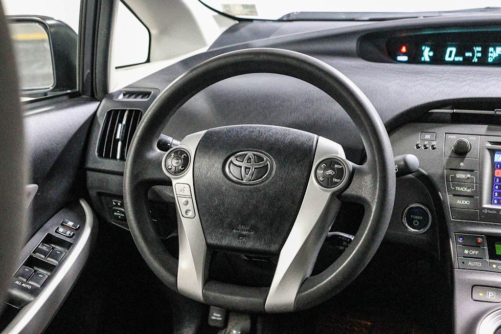 Thumbnail: 2015 Toyota Prius - 12