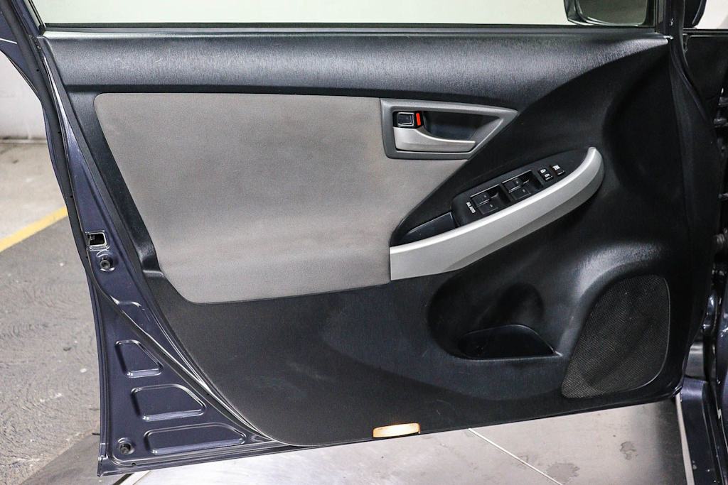 Thumbnail: 2015 Toyota Prius - 27
