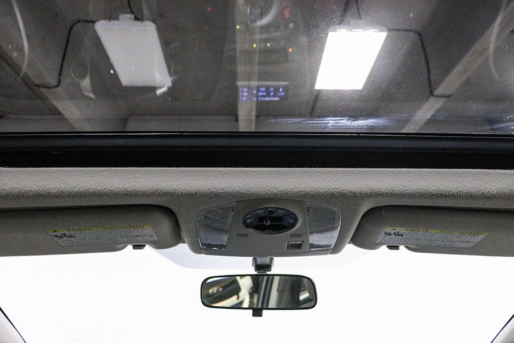 Thumbnail: 2015 Toyota Prius - 24