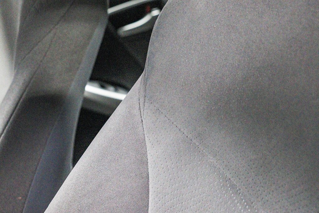 Thumbnail: 2015 Toyota Prius - 30