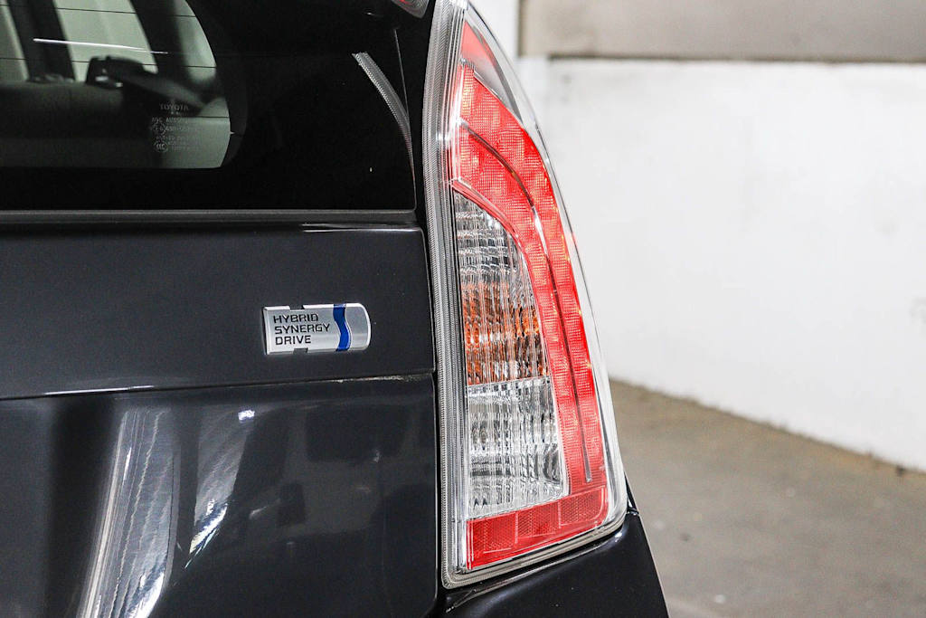 Thumbnail: 2015 Toyota Prius - 22