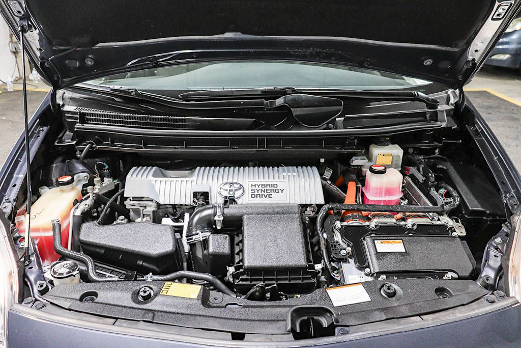 Thumbnail: 2015 Toyota Prius - 8