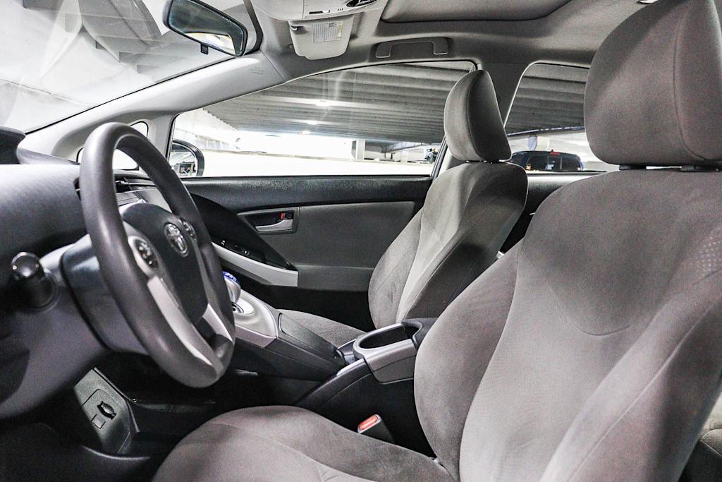Thumbnail: 2015 Toyota Prius - 11