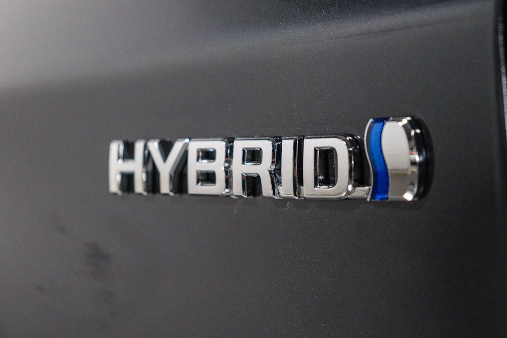 Thumbnail: 2015 Toyota Prius - 23