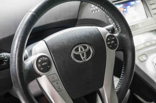 Thumbnail: 2015 Toyota Prius - 25