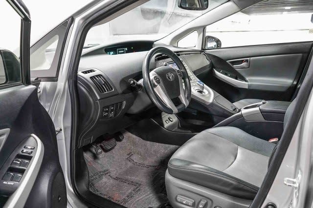 Thumbnail: 2015 Toyota Prius - 14