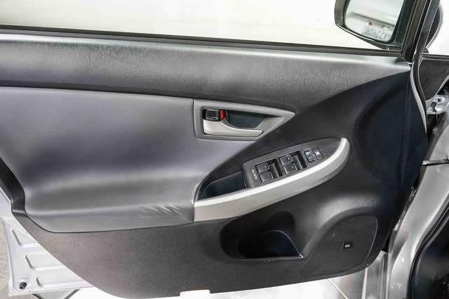 Thumbnail: 2015 Toyota Prius - 26