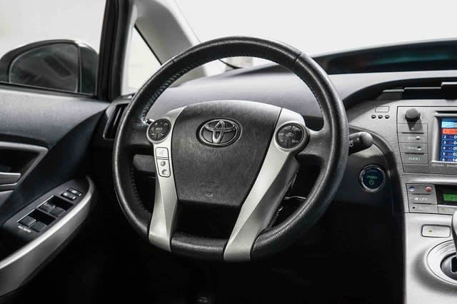 Thumbnail: 2015 Toyota Prius - 13