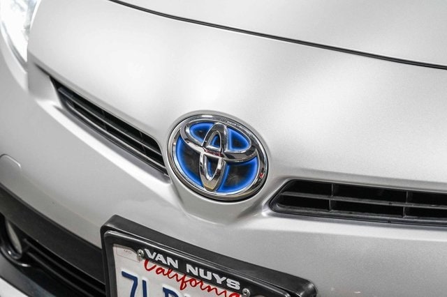 Thumbnail: 2015 Toyota Prius - 6