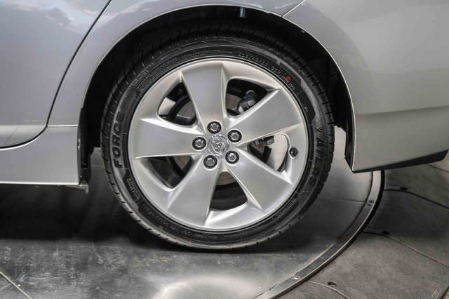 Thumbnail: 2015 Toyota Prius - 23