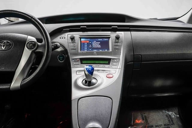 Thumbnail: 2015 Toyota Prius - 9