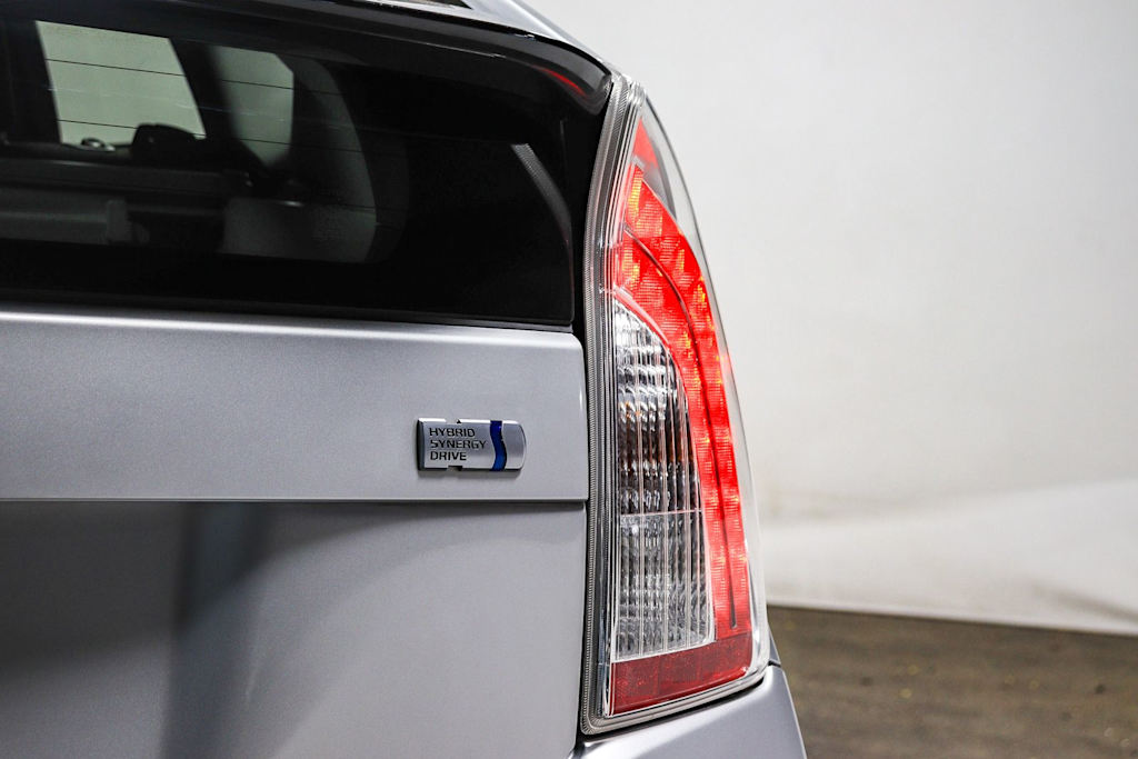 Thumbnail: 2015 Toyota Prius - 24