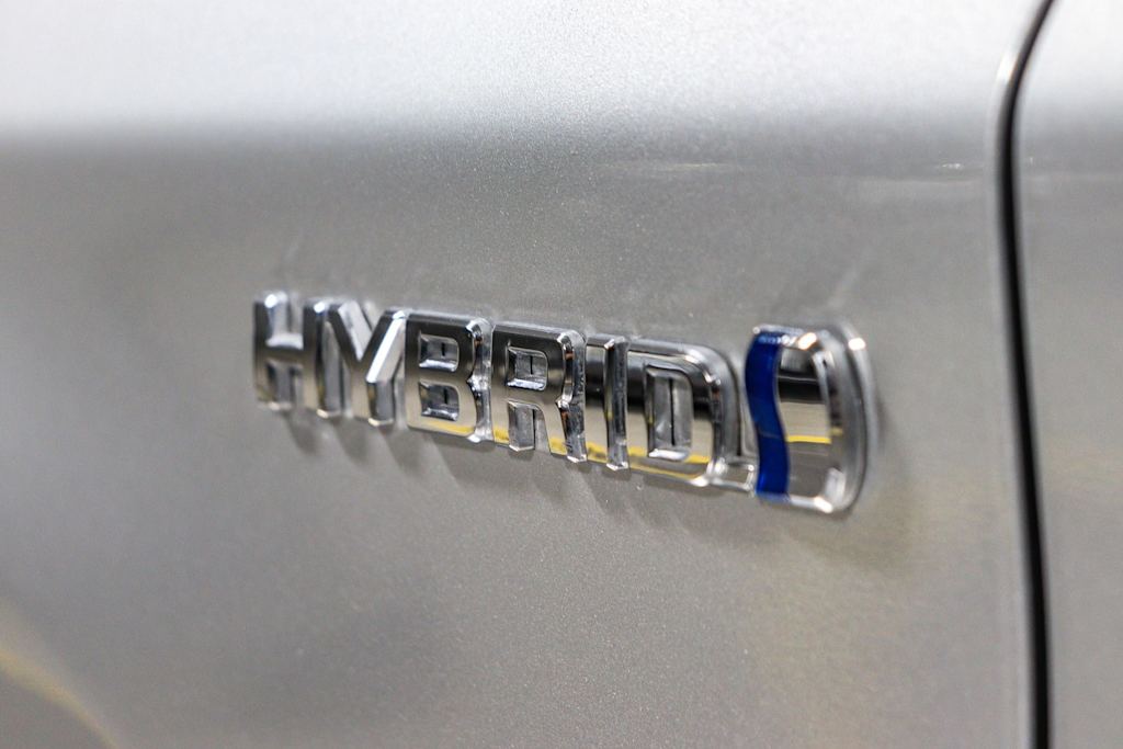 Thumbnail: 2015 Toyota Prius - 6