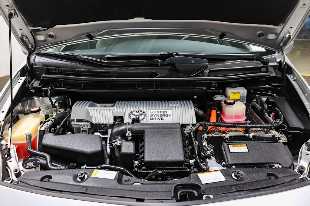 Thumbnail: 2015 Toyota Prius - 8