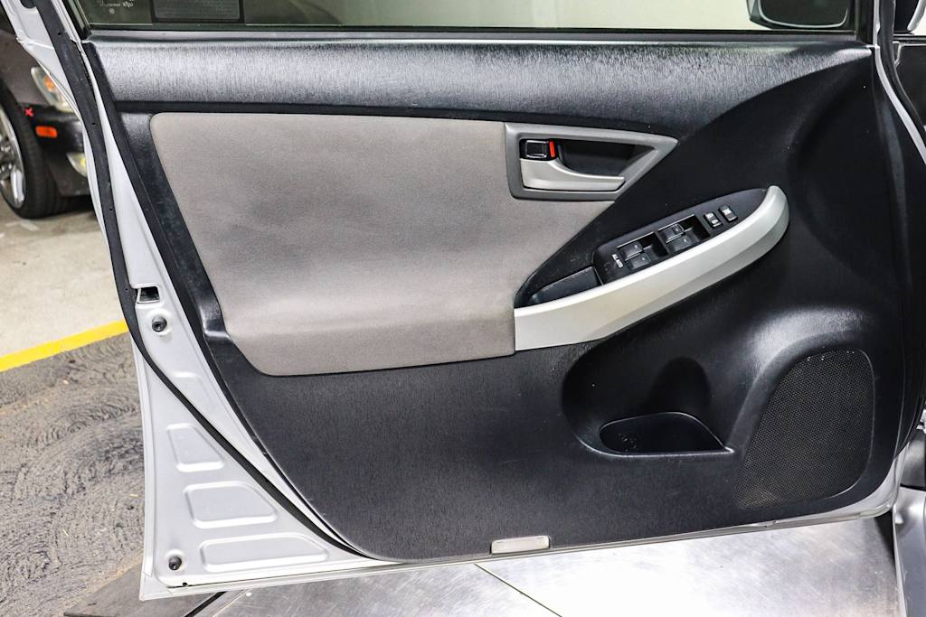 Thumbnail: 2015 Toyota Prius - 27