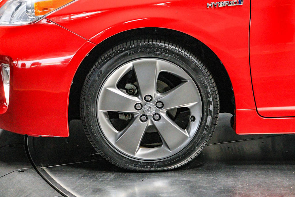 Thumbnail: 2015 Toyota Prius - 7