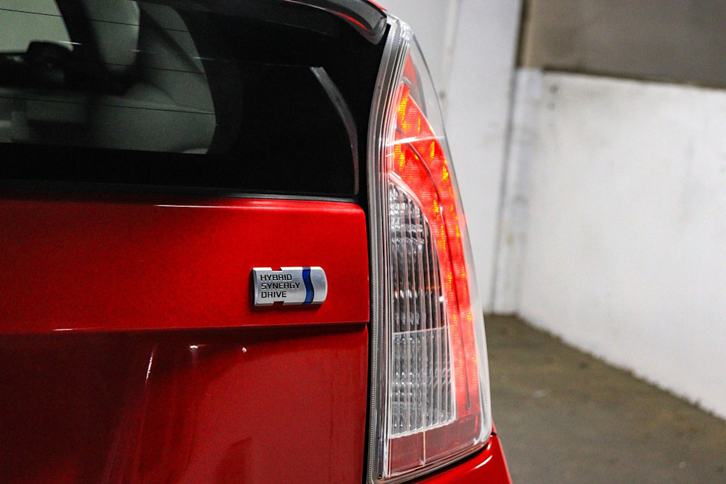 Thumbnail: 2015 Toyota Prius - 6