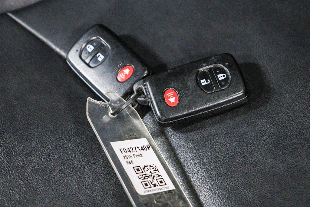 Thumbnail: 2015 Toyota Prius - 17