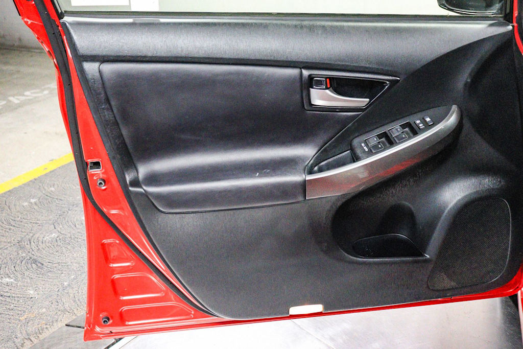 Thumbnail: 2015 Toyota Prius - 27