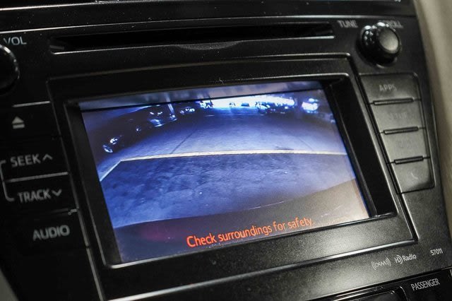 Thumbnail: 2013 Toyota Prius v - 27