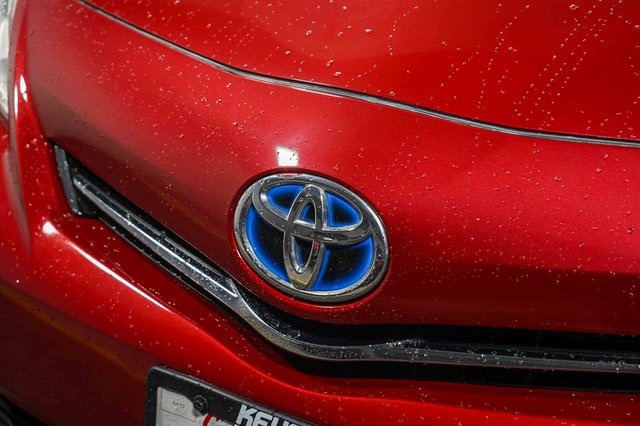 Thumbnail: 2013 Toyota Prius v - 6