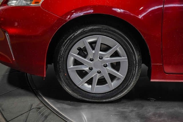 Thumbnail: 2013 Toyota Prius v - 7