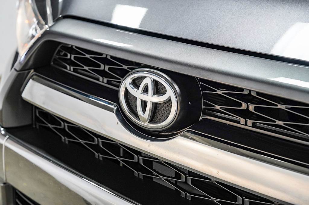 Thumbnail: 2018 Toyota 4Runner - 6
