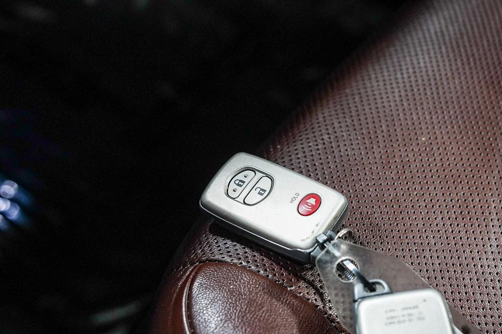 Thumbnail: 2018 Toyota 4Runner - 19