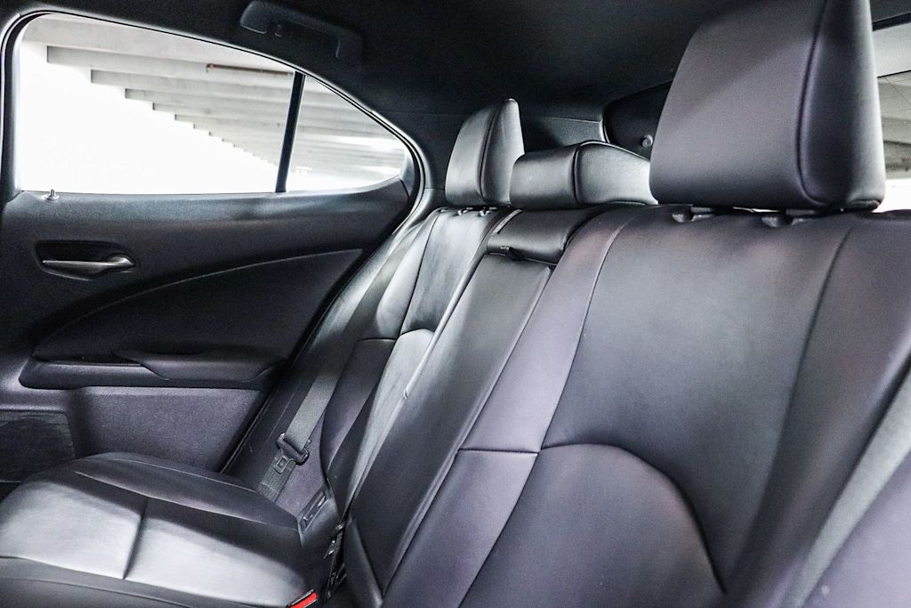 Thumbnail: 2023 Lexus UX - 11