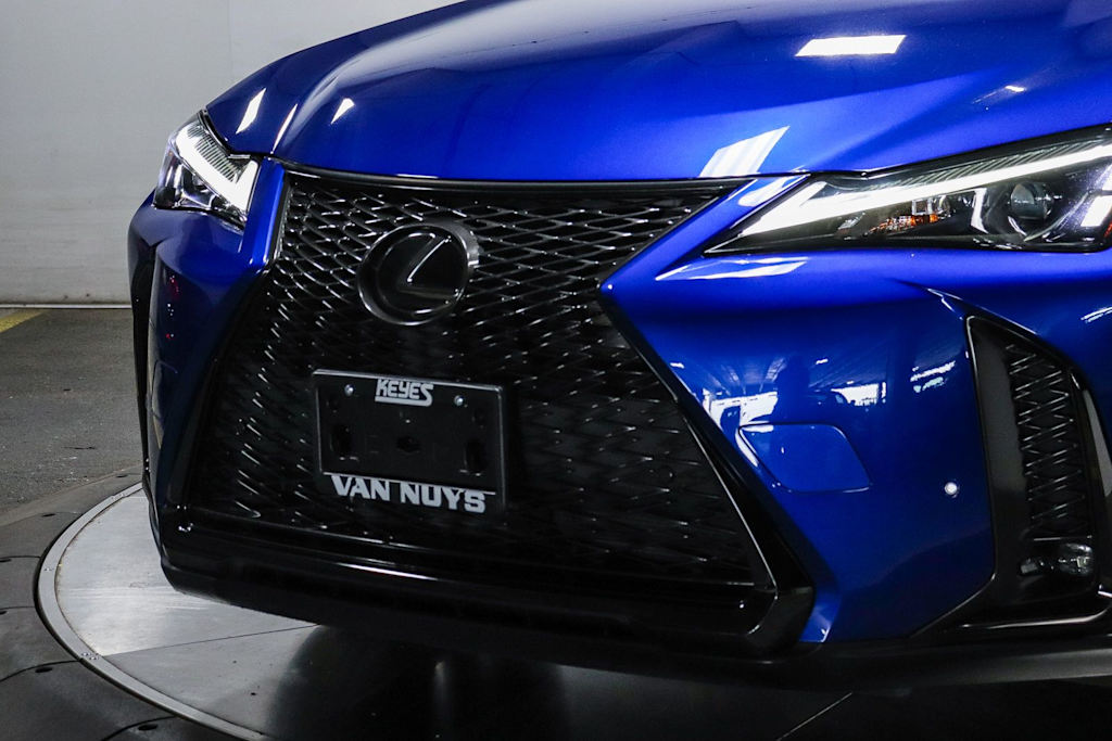 Thumbnail: 2023 Lexus UX - 22
