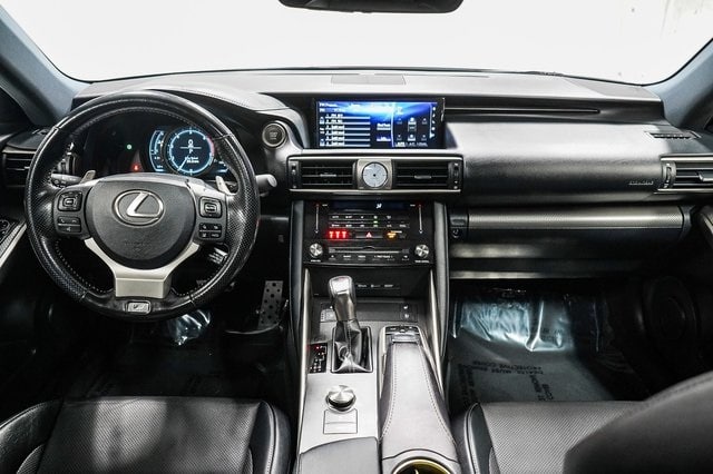 Thumbnail: 2017 Lexus IS - 2