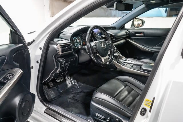 Thumbnail: 2017 Lexus IS - 13