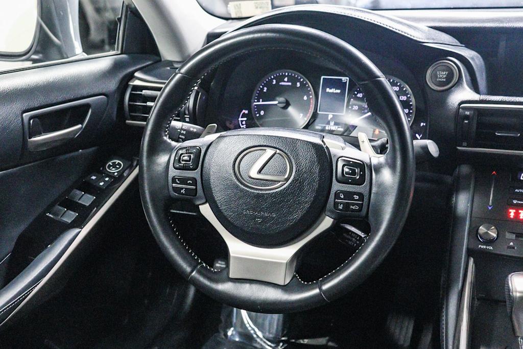 Thumbnail: 2019 Lexus IS - 10